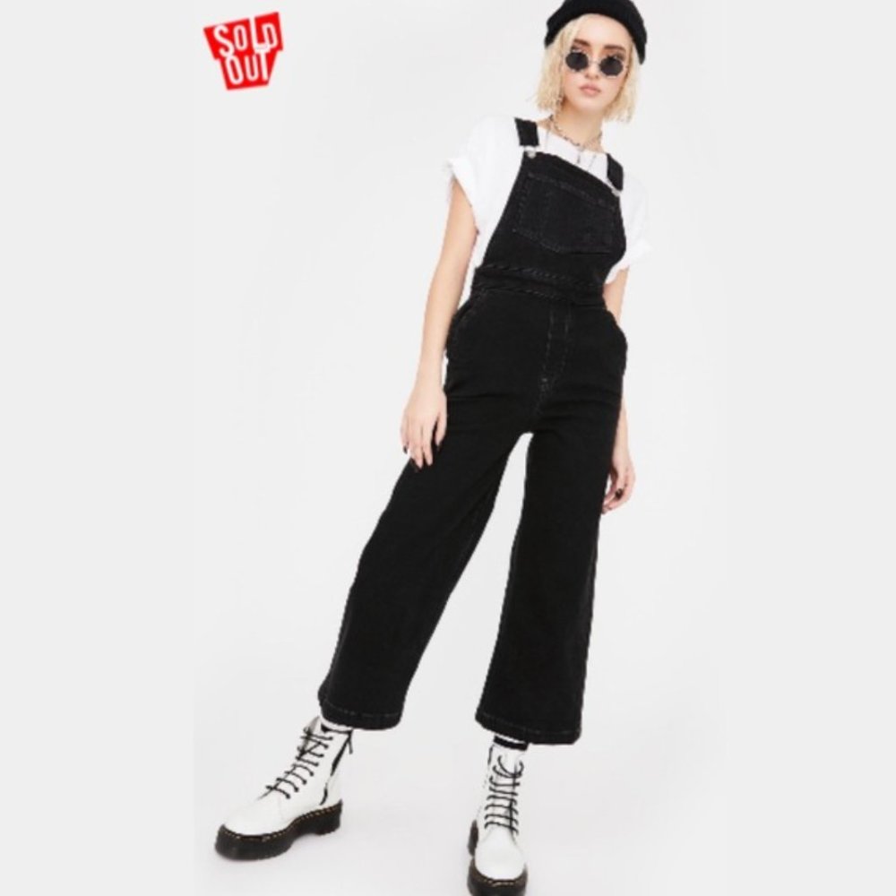 Faded Black Levi’s Ribcage Wide Leg Cropped Overall Size 25